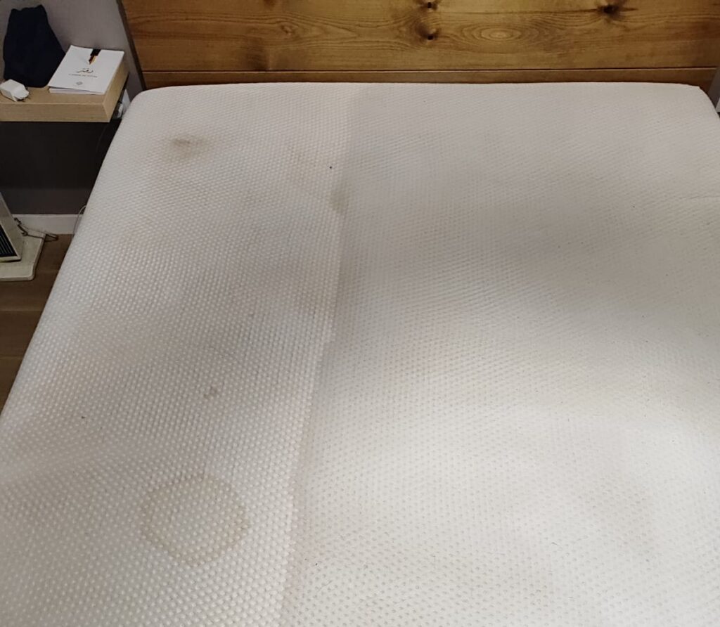 Nettoyage matelas urine